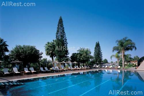 Amathus Beach Hotel 9
